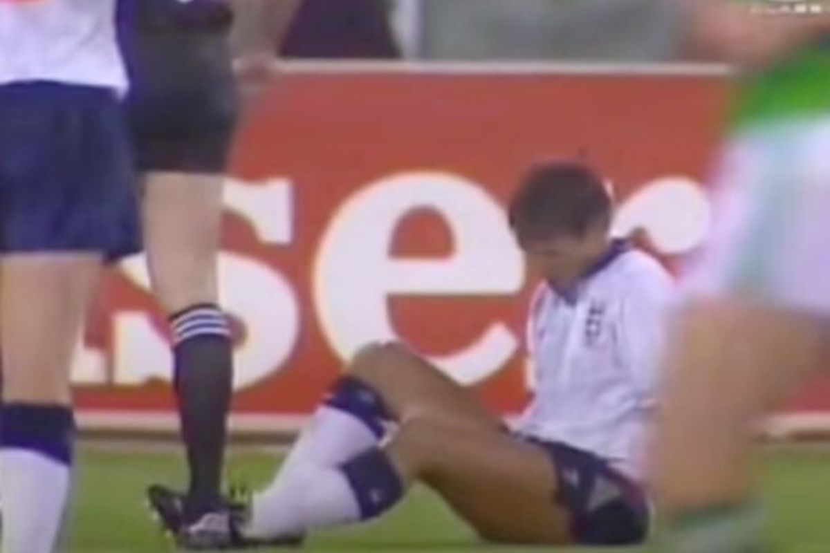 Ce joueur, atteint d'un cas grave de diarrhée, se soulage sur le terrain lors d'un match d’ouverture de la Coupe du monde