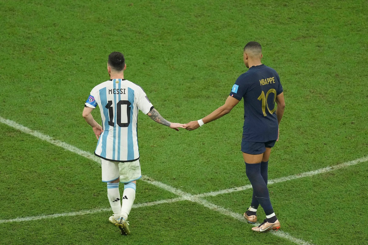 Coupe du monde Une vidéo montrant Kylian Mbappé et Lionel Messi après la finale fait jaser