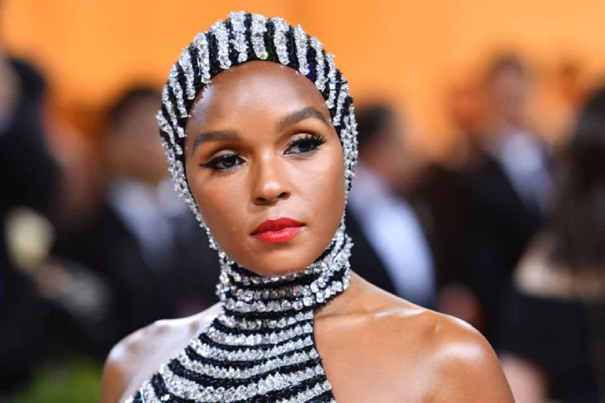 Janelle Monae l'actrice surprend en se dévoilant s3ins nus à sa fête d'anniversaire (vidéo)