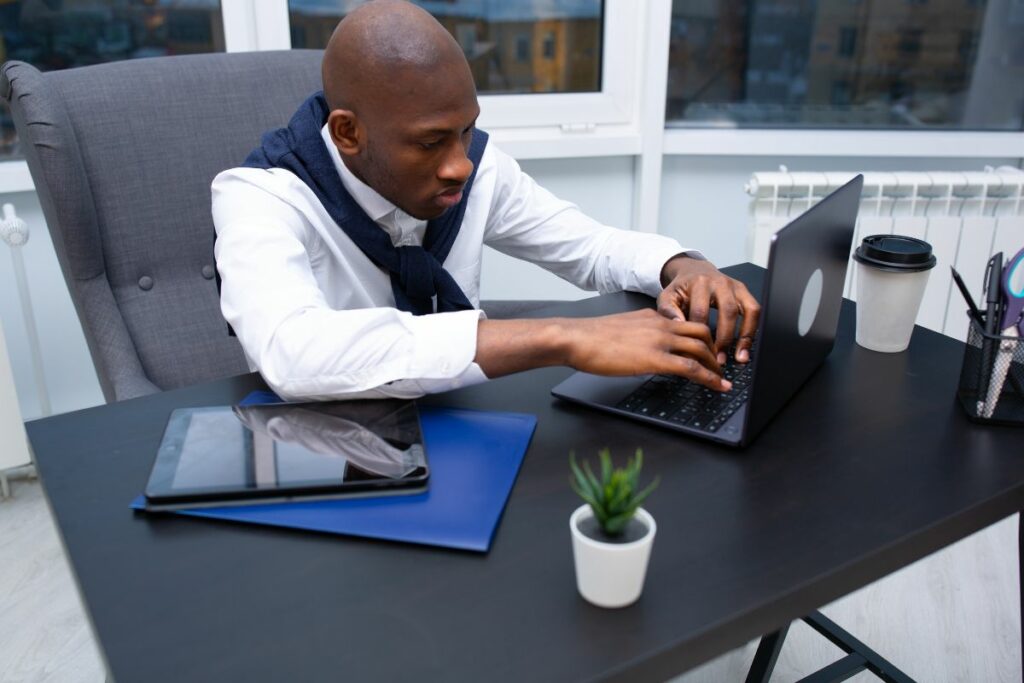 Banque recrute Secrétaire Général