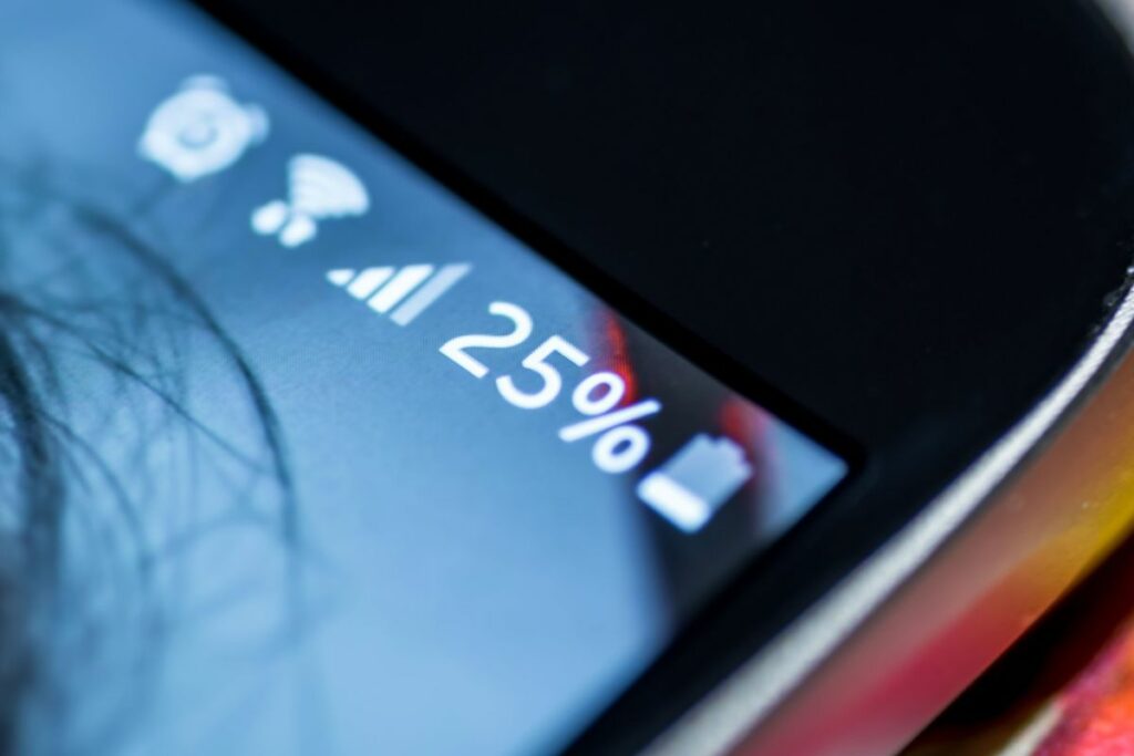 Facebook ex-employé batterie smartphones