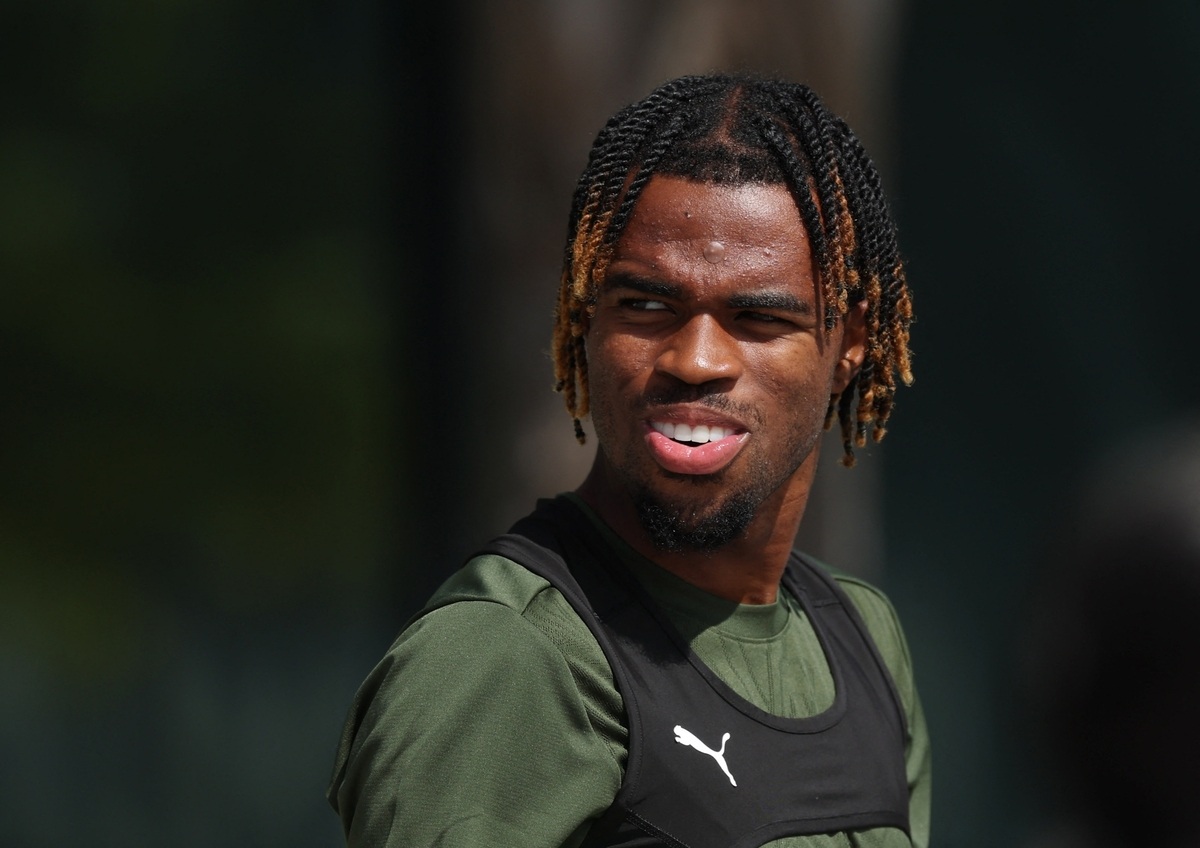 Dortmund finalement séduit par Carney Chukwuemeka
