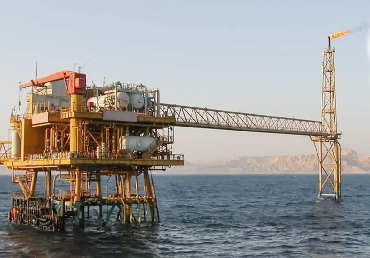 Égypte 21 nouveaux accords pétroliers pour plus d’un milliard de dollars d’investissements Égypte poursuit la mise en œuvre de son plan d’expansion dans le secteur pétrolier et gazier grâce à de nouveaux investissements étrangers.