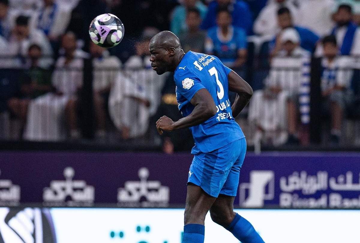 Kalidou Koulibaly s’incline devant Messi S’il a le ballon, tu as peur Kalidou Koulibaly s'incline devant Messi : "S'il a le ballon, tu as peur"