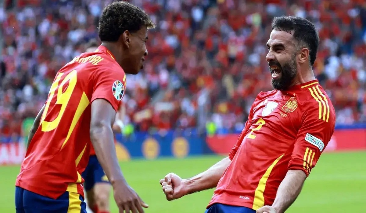 Lamine Yamal Carvajal la guerre ouvertement lancée entre les 2 stars de la Roja Crédit photo : Tribuna