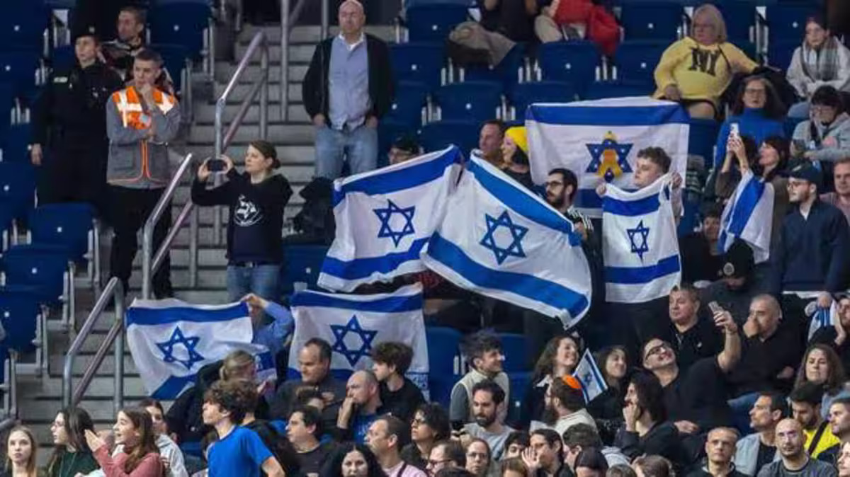 Ligue Europa : les supporters d'un club israélien interdits de match à Aston Villa