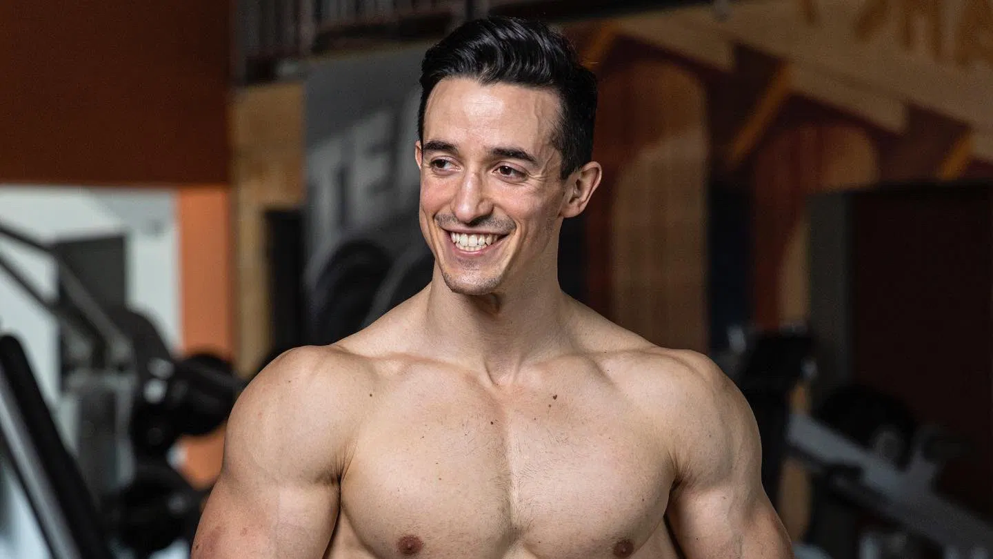 Tibo InShape YouTubeur très populaire en France gagne un salaire de 10.000 €